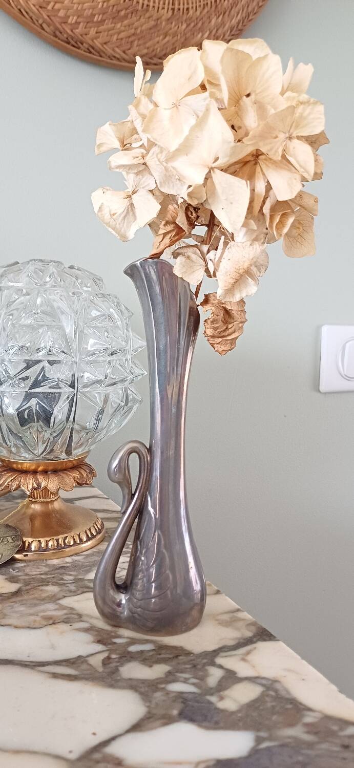 Swan single-flower vase