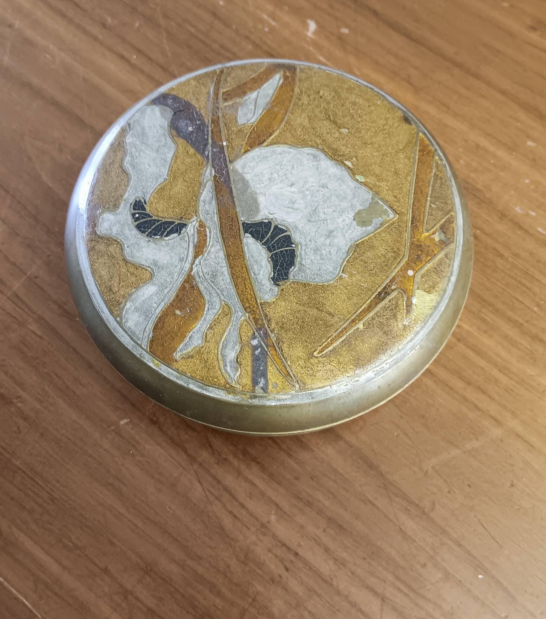 Boite dit "de vanité" en laiton émaillé cloisonné, rare et vintage.