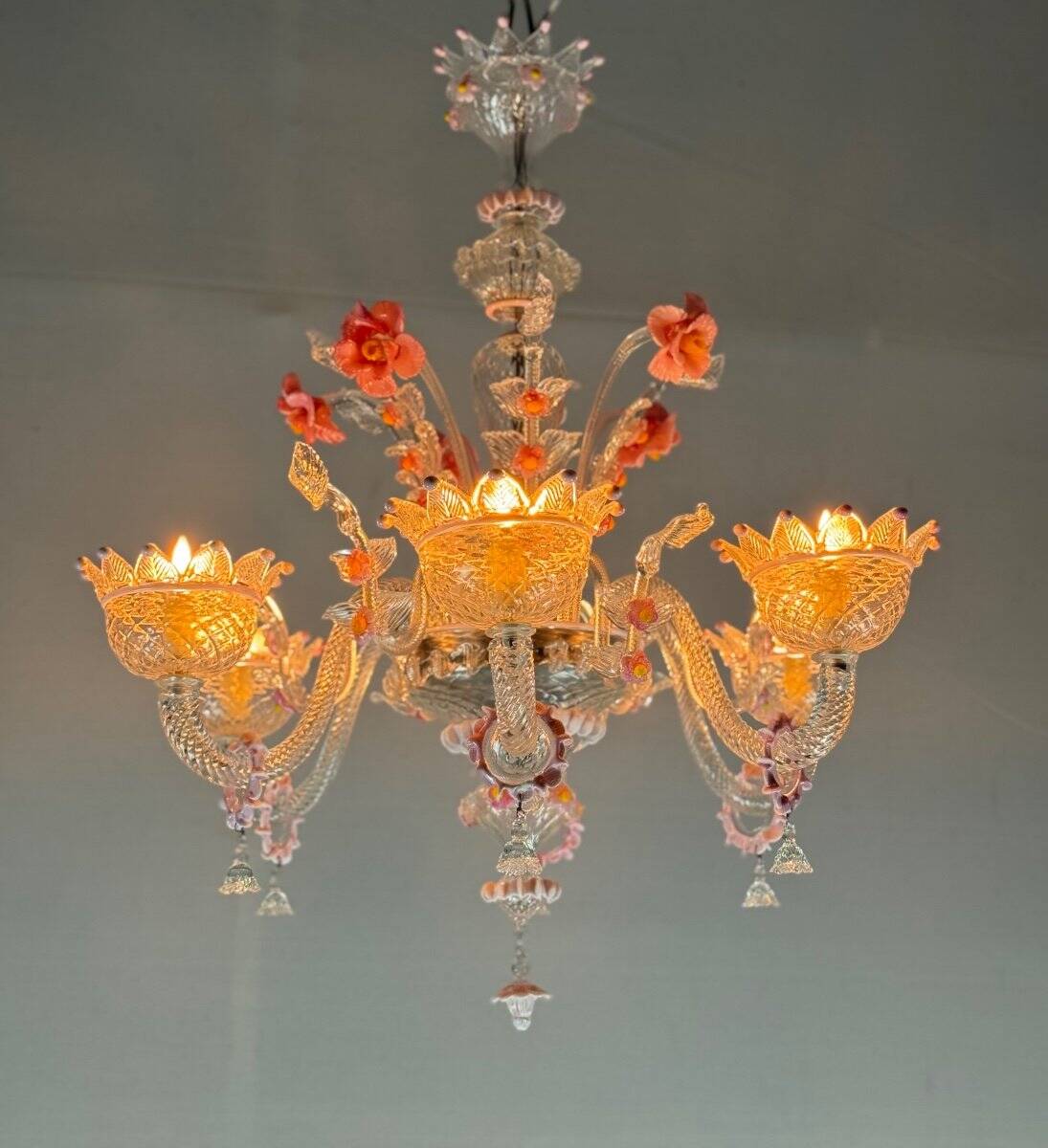 Venetian chandelier in colorless and pink Murano glass, 6 light arms circa 1940