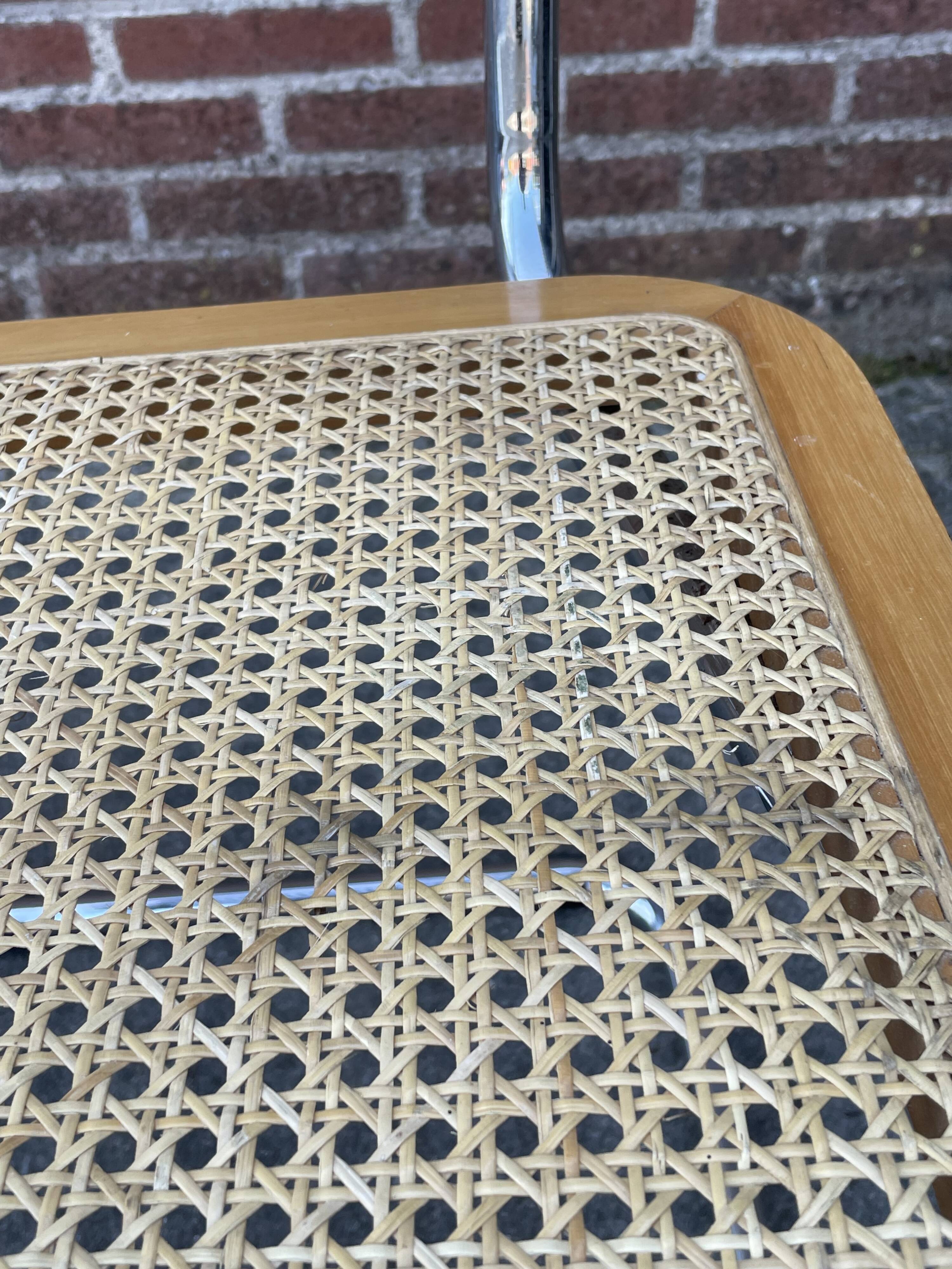 Cesca chair B64 with armrests by Marcel Breuer Design