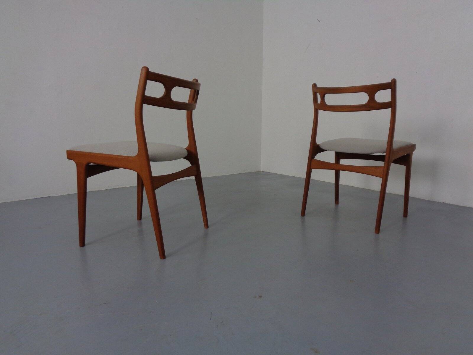 Model 138 Teak & Kvadrat Hallingdal Dining Chairs by Johannes Andersen for Uldum Møbelfabrik, Denmark, 1960s, Set of 2