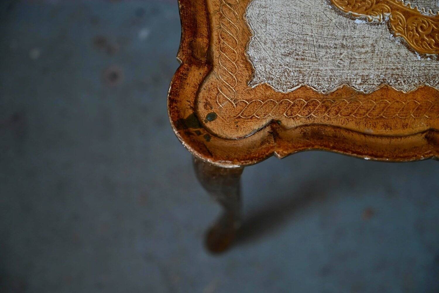 Nested tables in Florentine baroque style, gilded with gold leaf, Florence 1950s-60s.