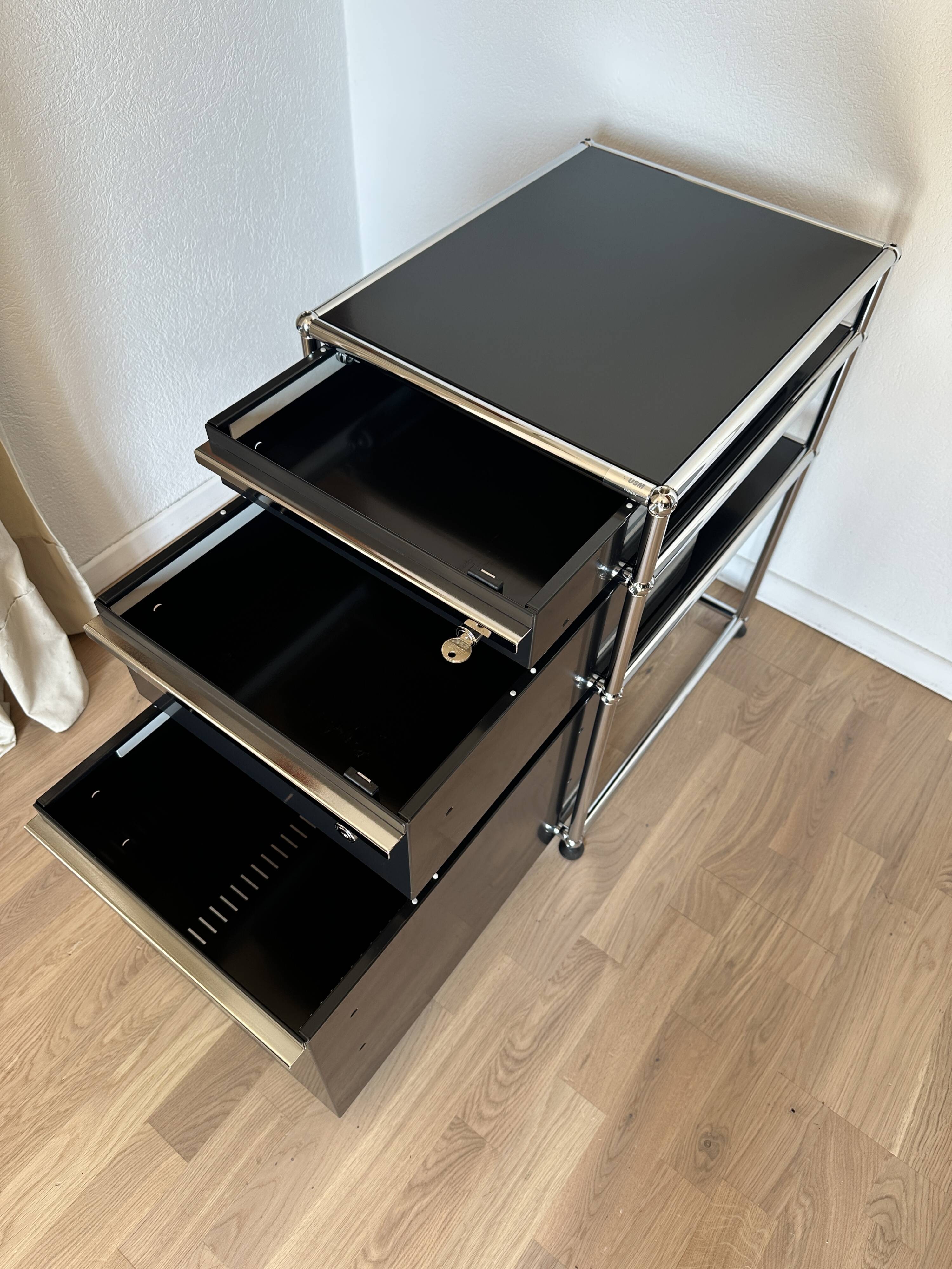 USM Haller cabinet in Graphite Black