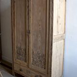 Armoire parisienne décor floral peint à la main