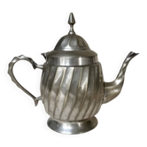 Théière en métal argenté à panse cannelée Art Déco