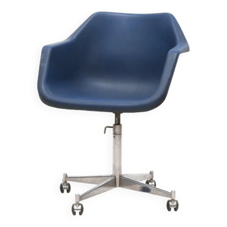 Robin Day swivel chair for Hille, United Kingdom
