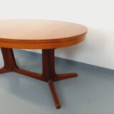 Table à manger ovale extensible en orme par Baumann, années 60-70
