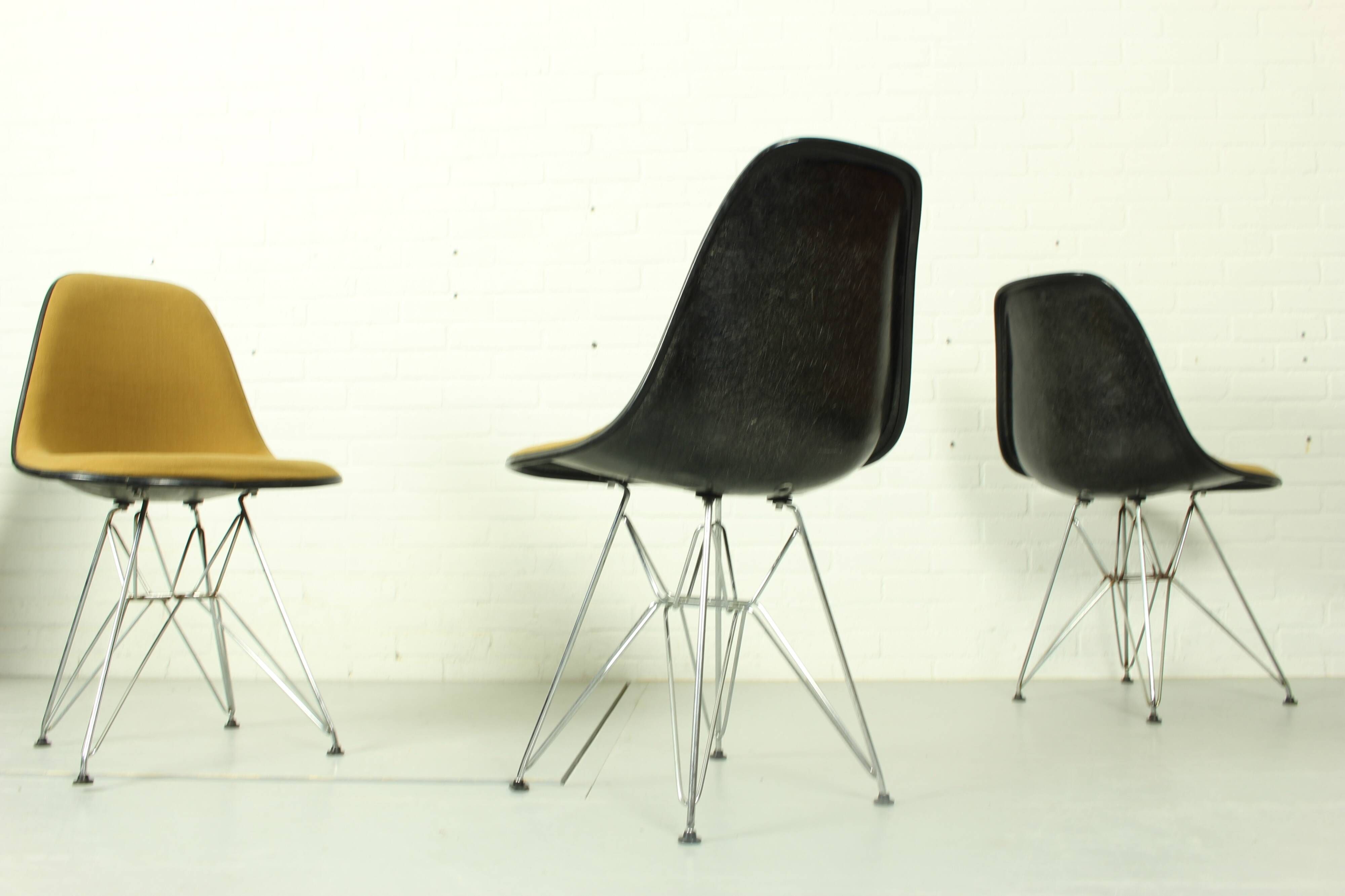 Set of 4 Yellow Herman Miller Original Vintage Eames Upholstered DSR Dining Side Chair, 1960s