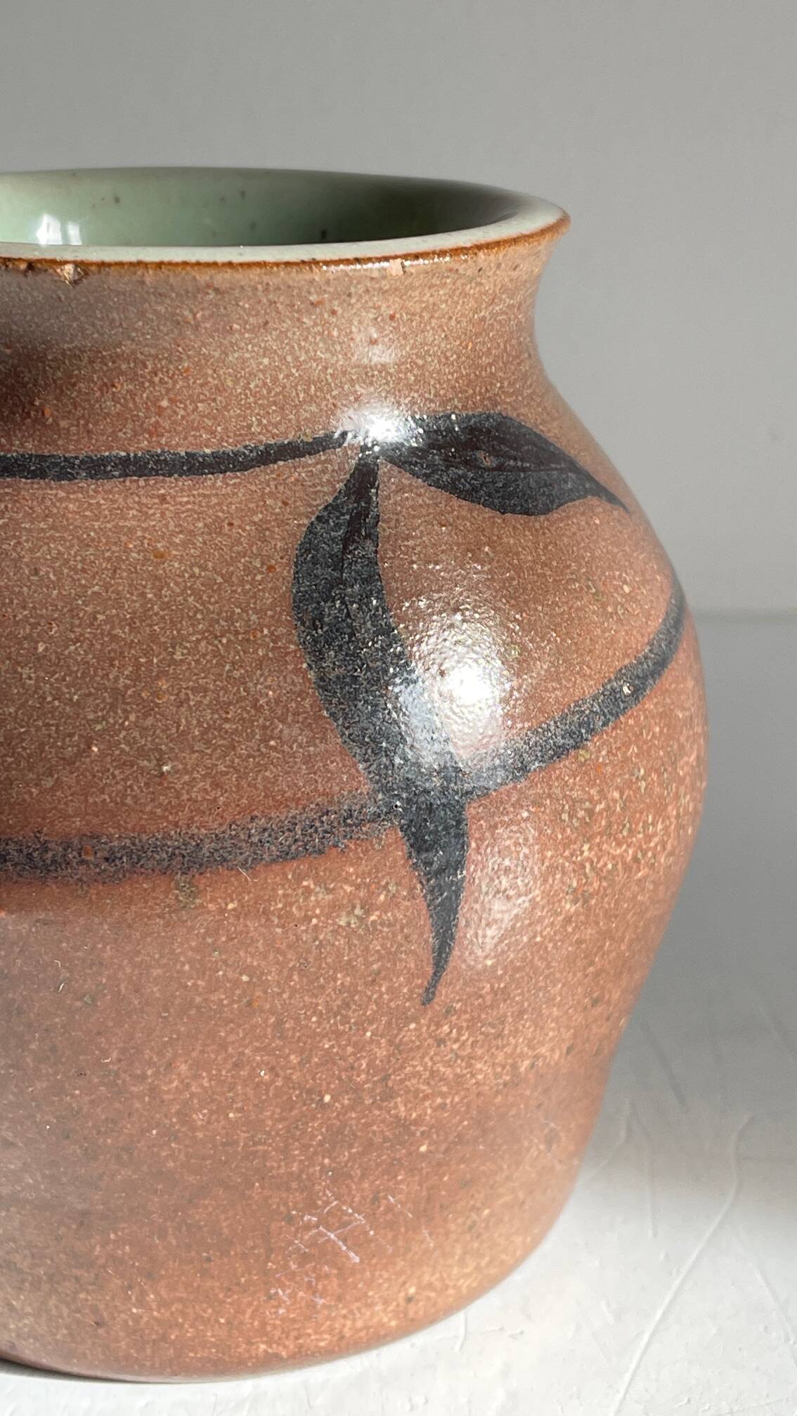 Vase artisanal signed stoneware vintage