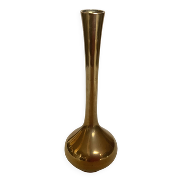 Vase soliflore en laiton