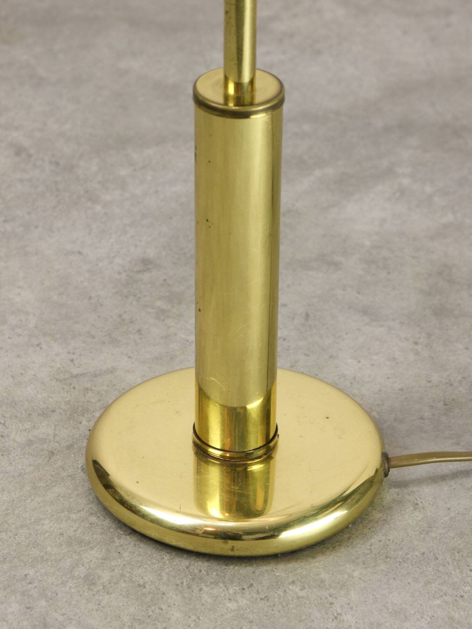 Lampe de table vintage en laiton italien