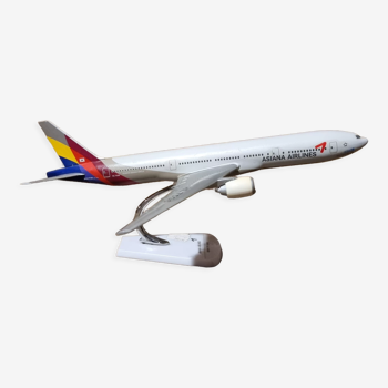 Model aircraft Boeing 777