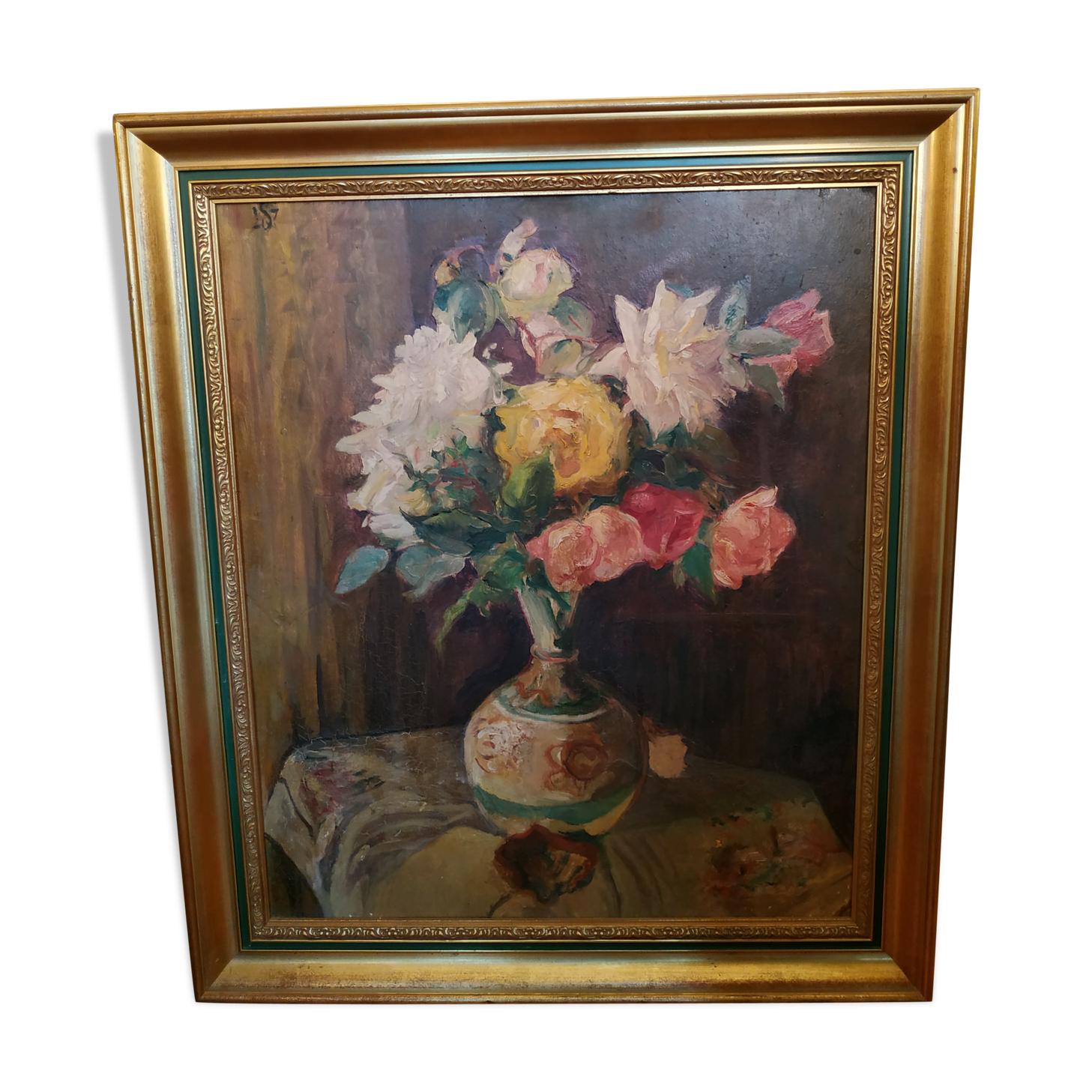 Table bouquet of flowers