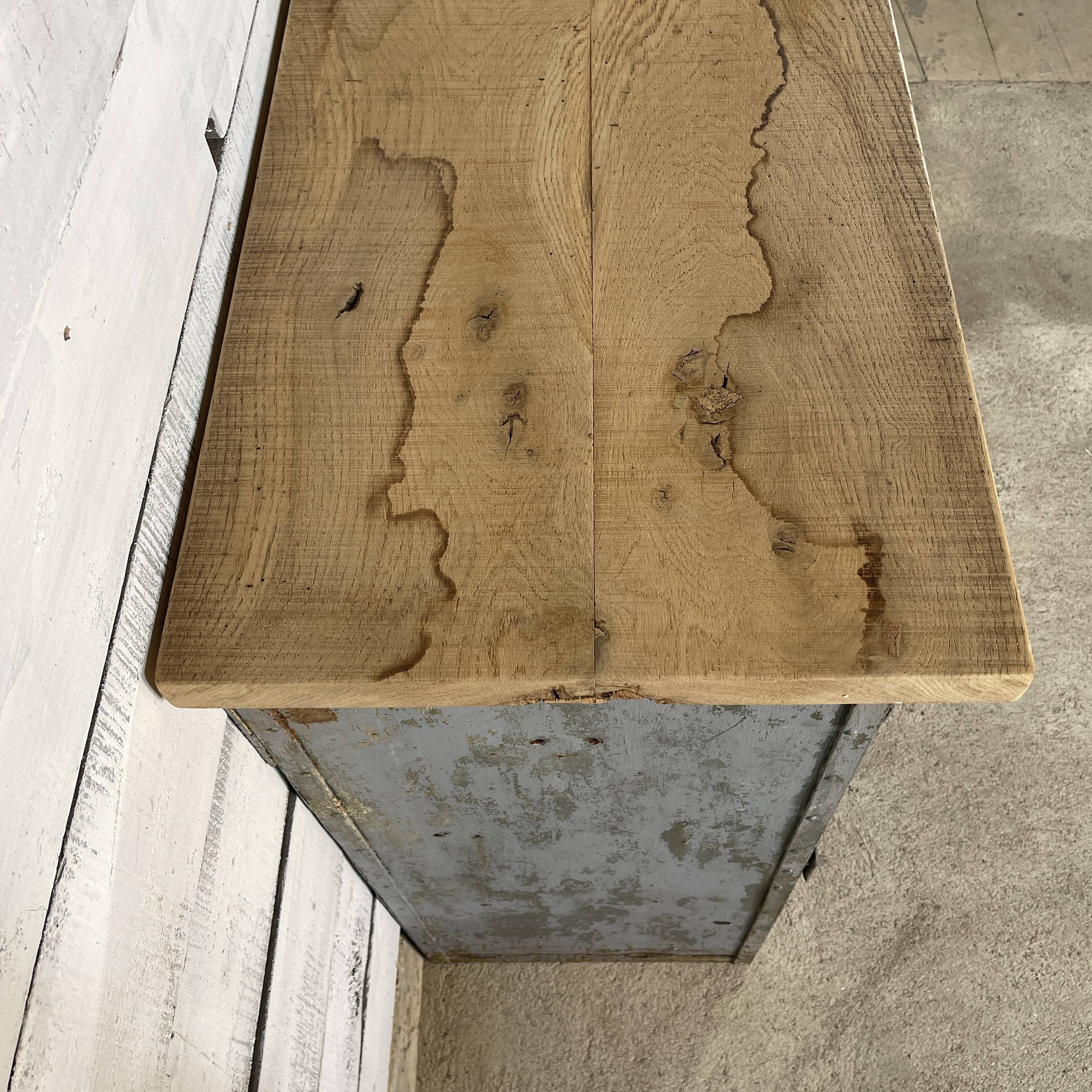 Buffet cloakroom 3 doors