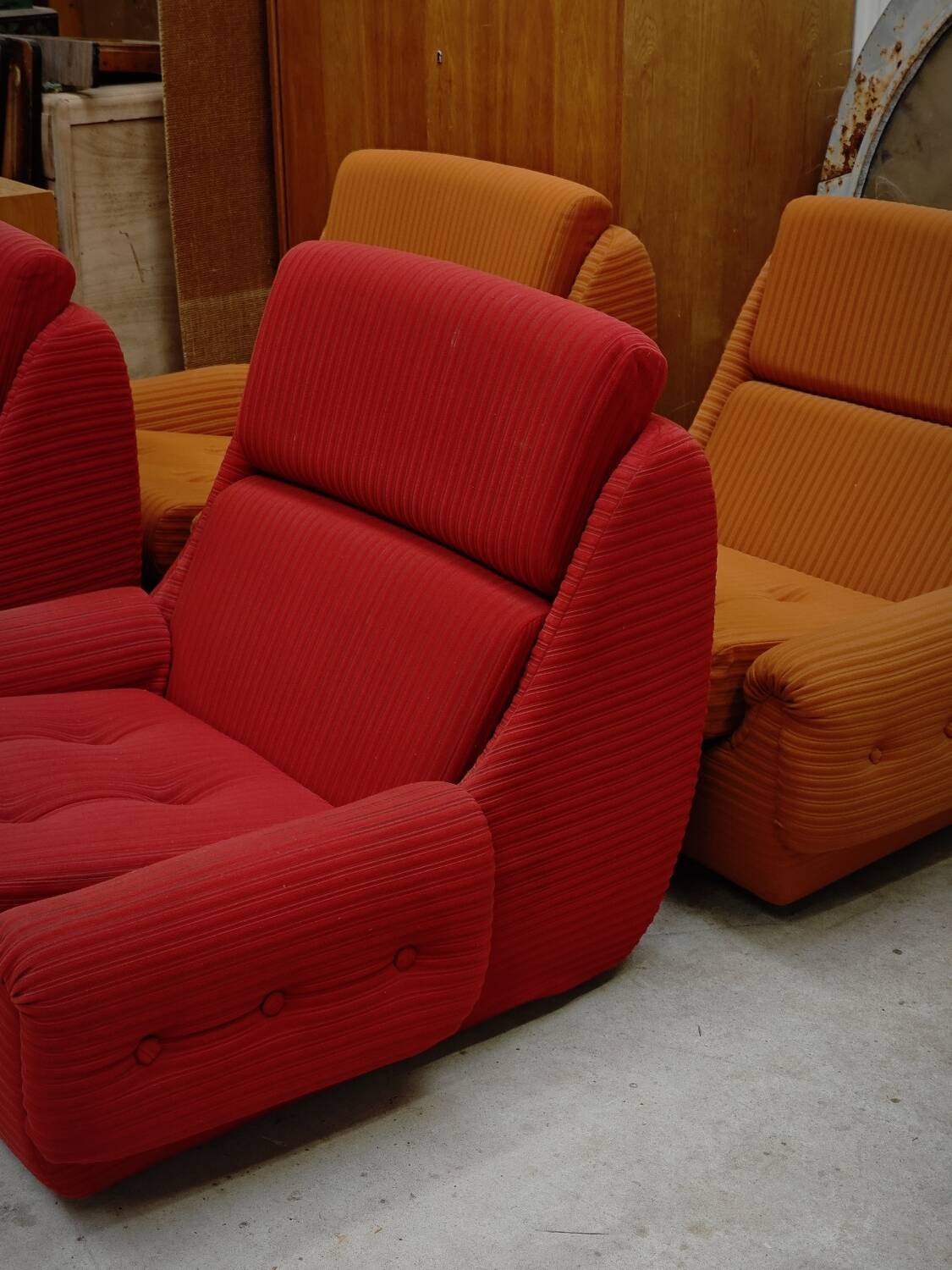 Paire de fauteuils rouge Atlantis Space Age République Tchèque 1970