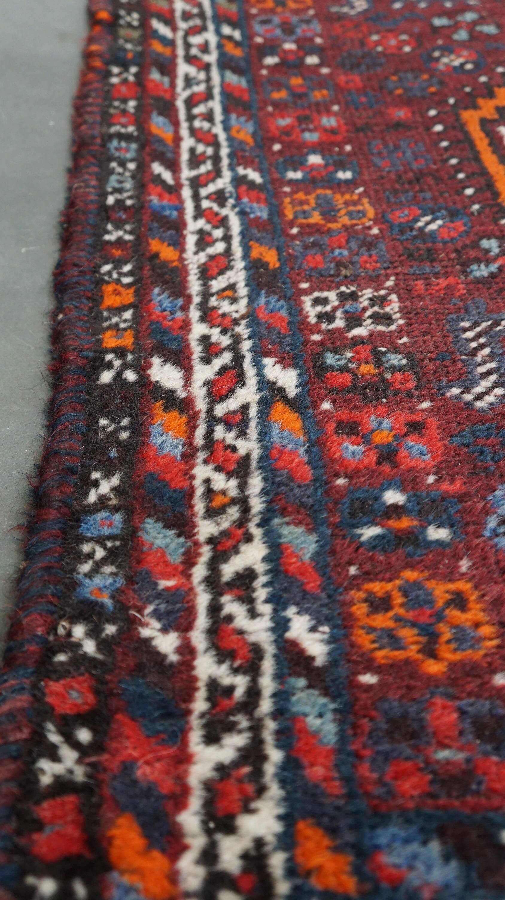 Vintage oriental rug including dark purple 118x82cm