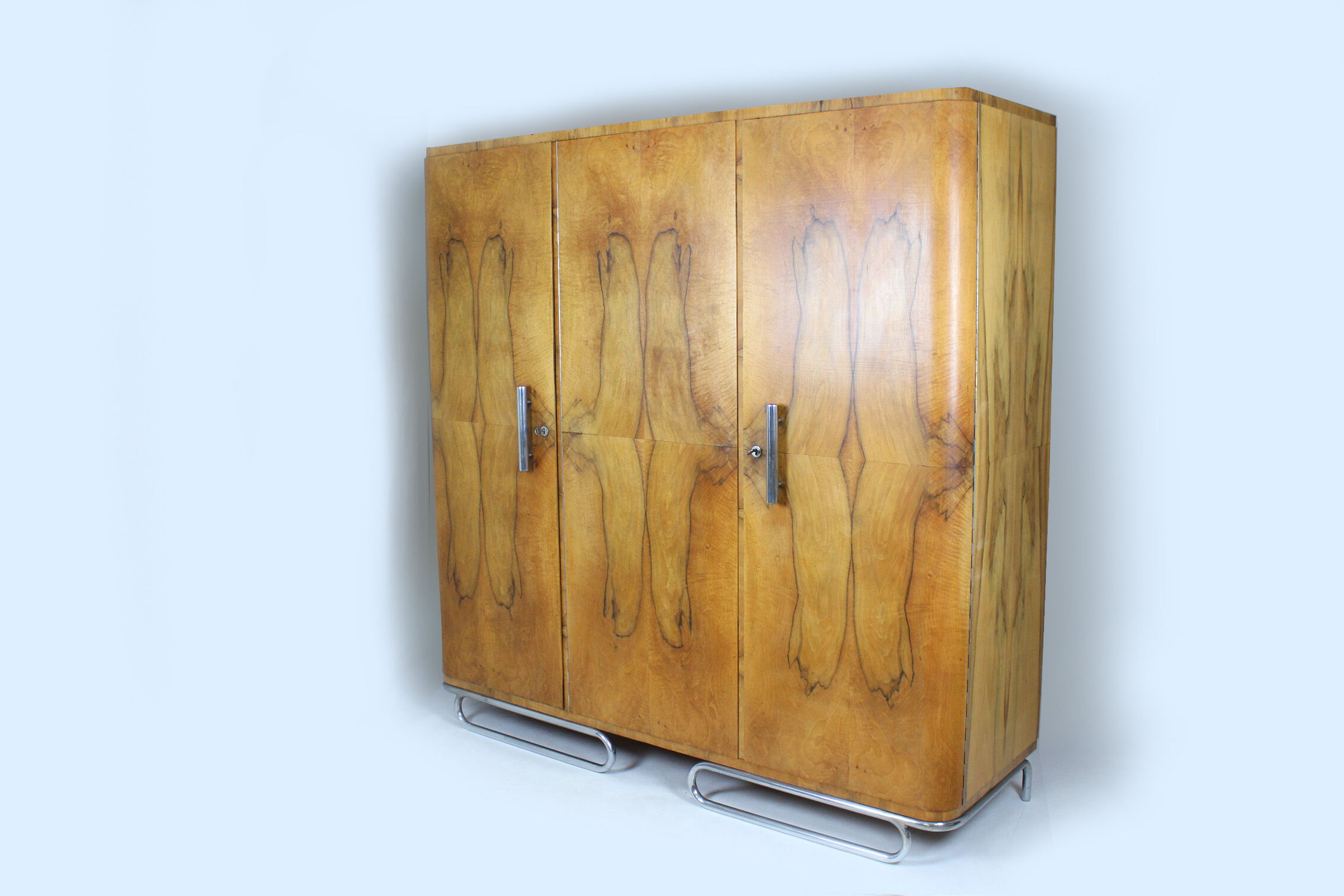 Bauhaus chromed tubular steel wardrobe, 1930s