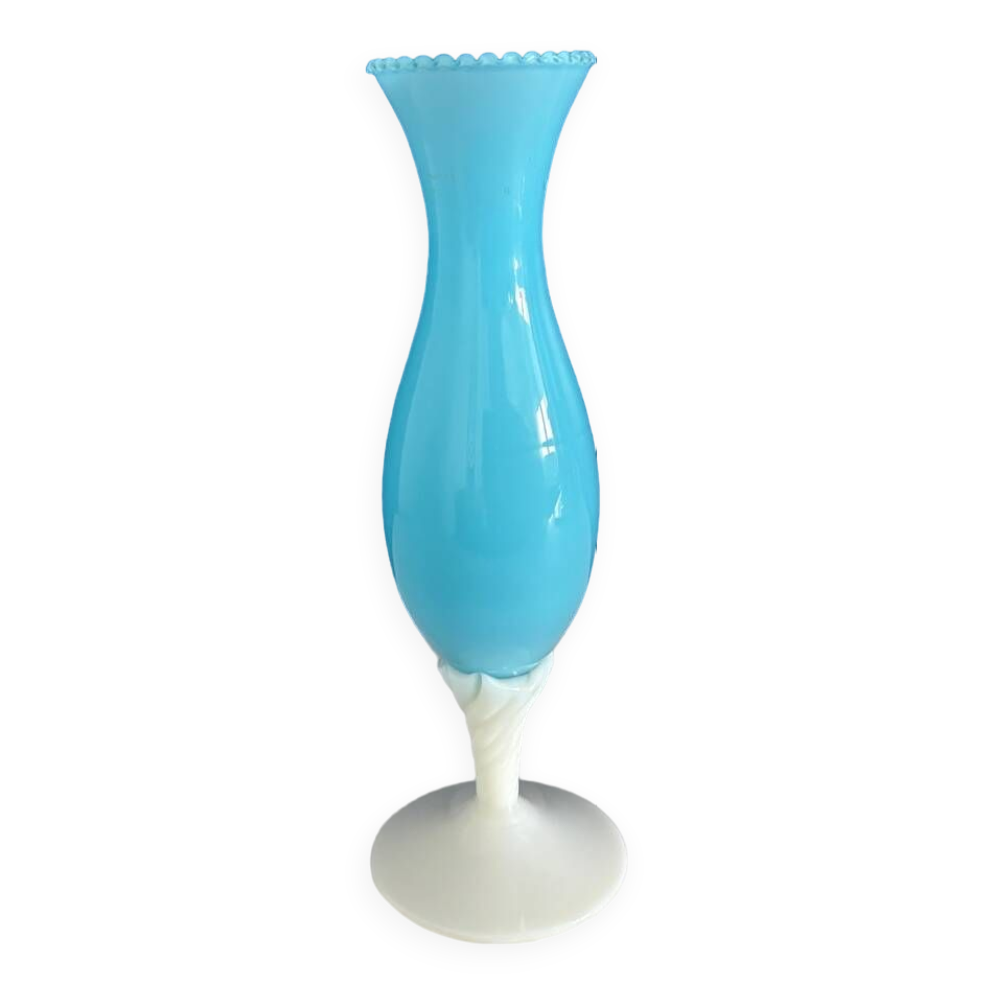 Vase opaline vintage bleu clair