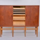 Armoire en teck danoise moderne du milieu du siècle