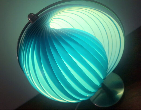 Édition KARE Design, lampe modèle Moon, luminaire vintage