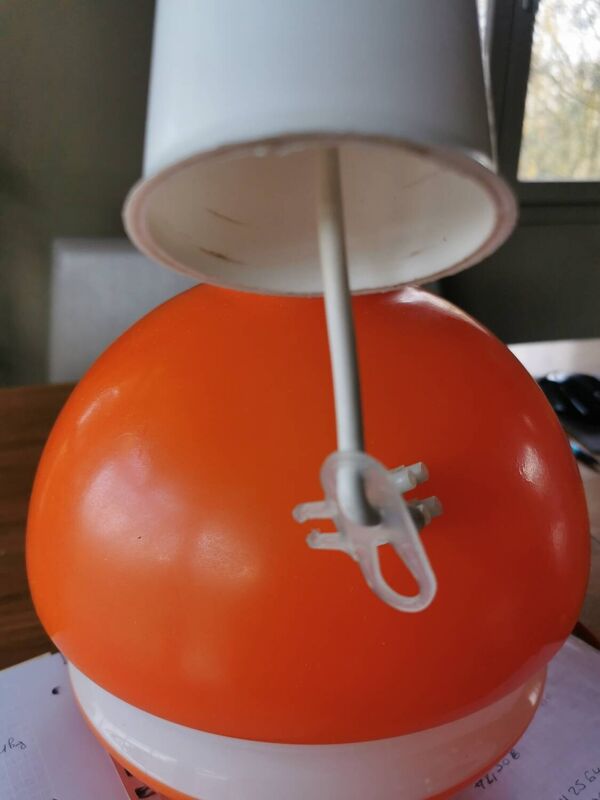 Suspension vintage space age en verre , Peill et Putzler