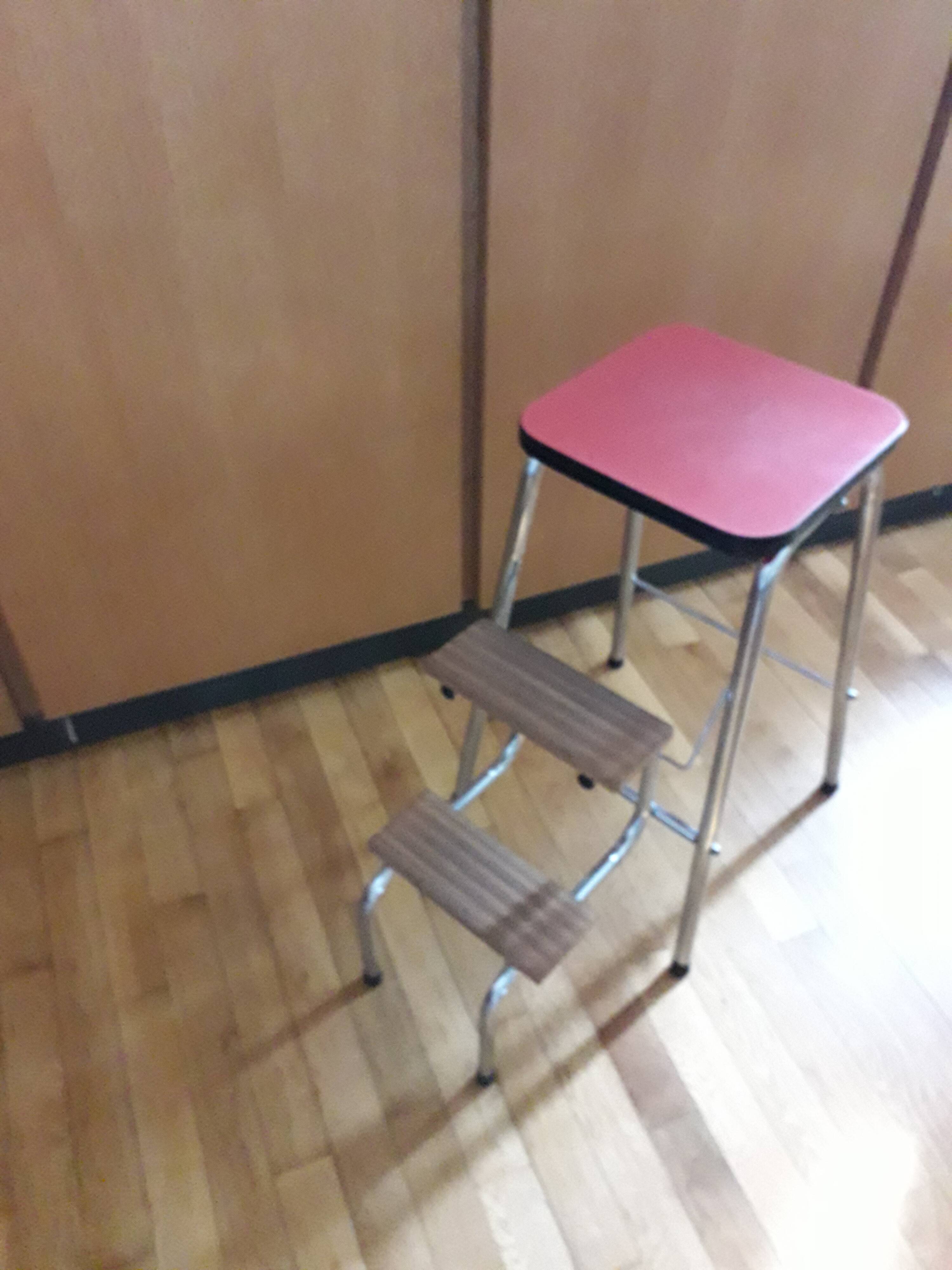 Walking walking sitting in formica