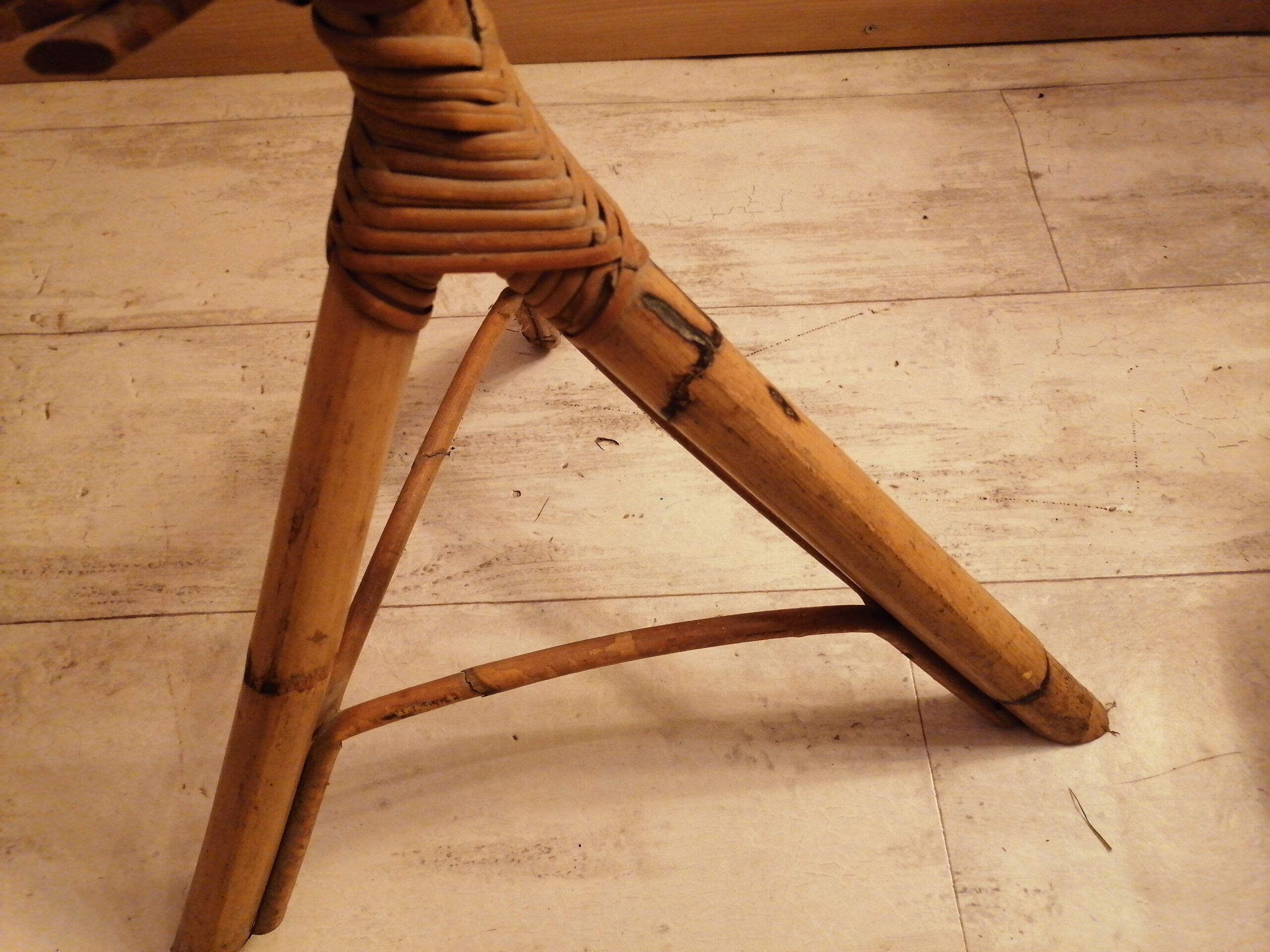 Plant holder bamboo rattan snake vintage