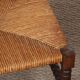 Paire de petites chaises d'angle paillées en bois tourné, 1940