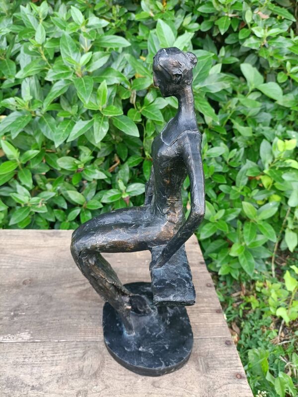 Sculpture danseuse balançoire signée Raphaël
