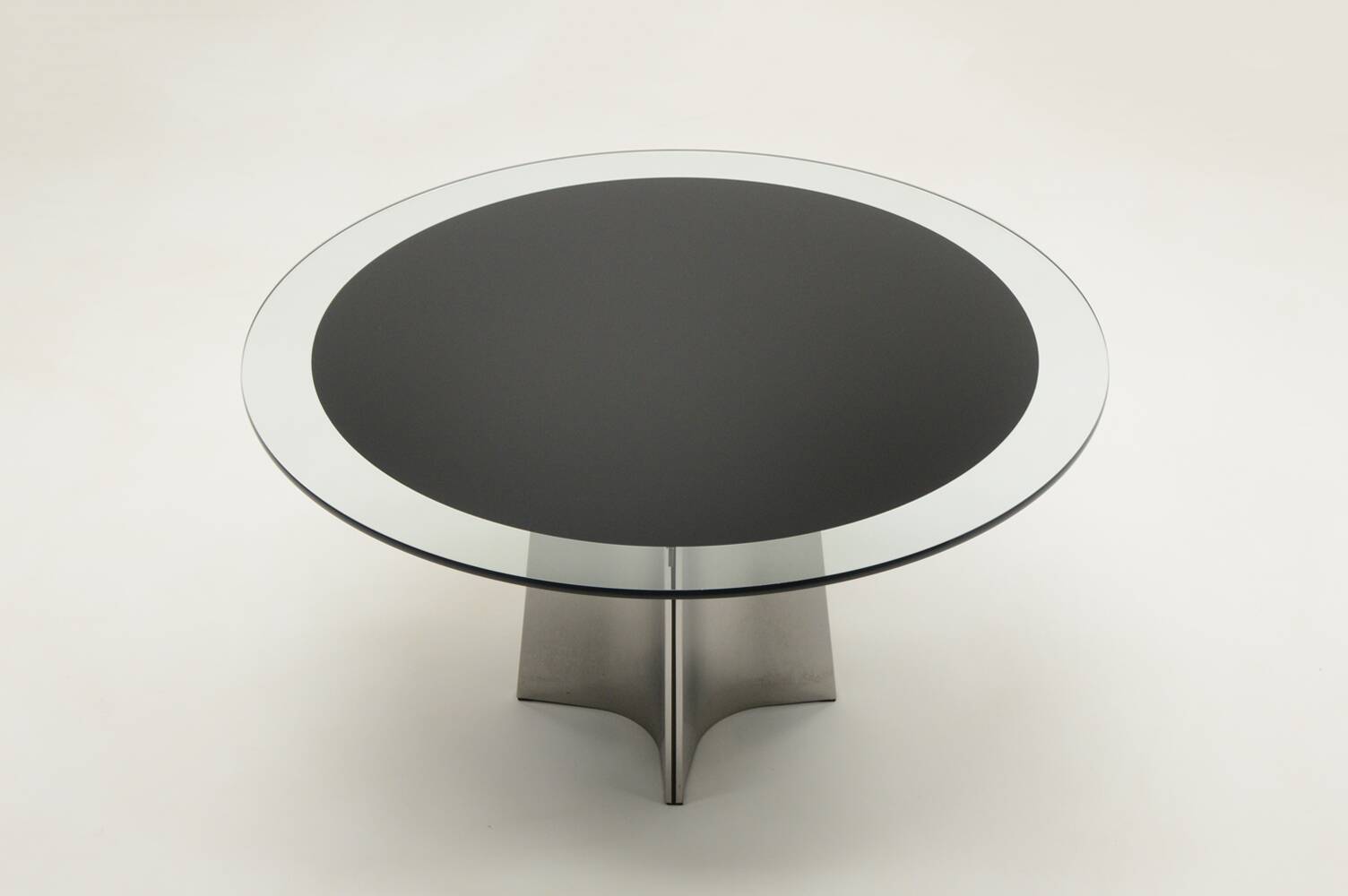 UFO dining table by Luigi Saccardo for Arrmet, 1970s Italy.