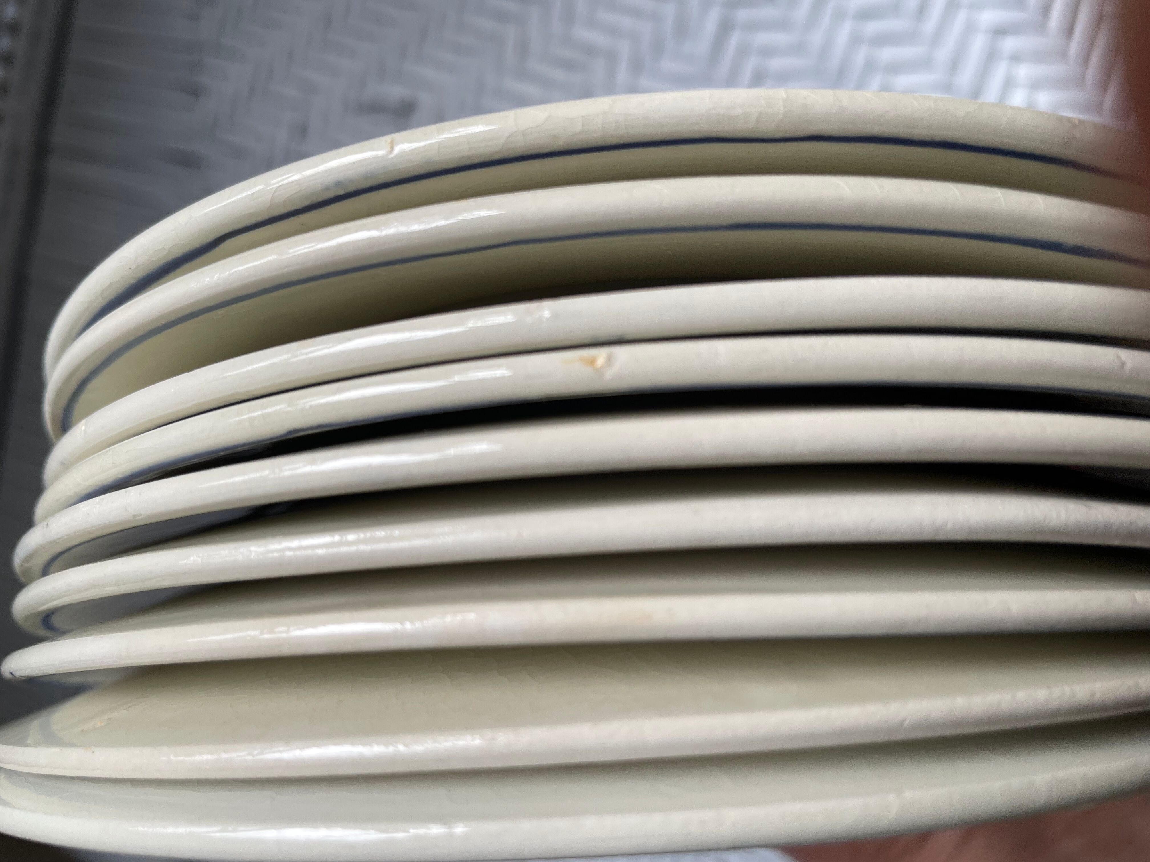 Dessert plates decorated with HBCM roses