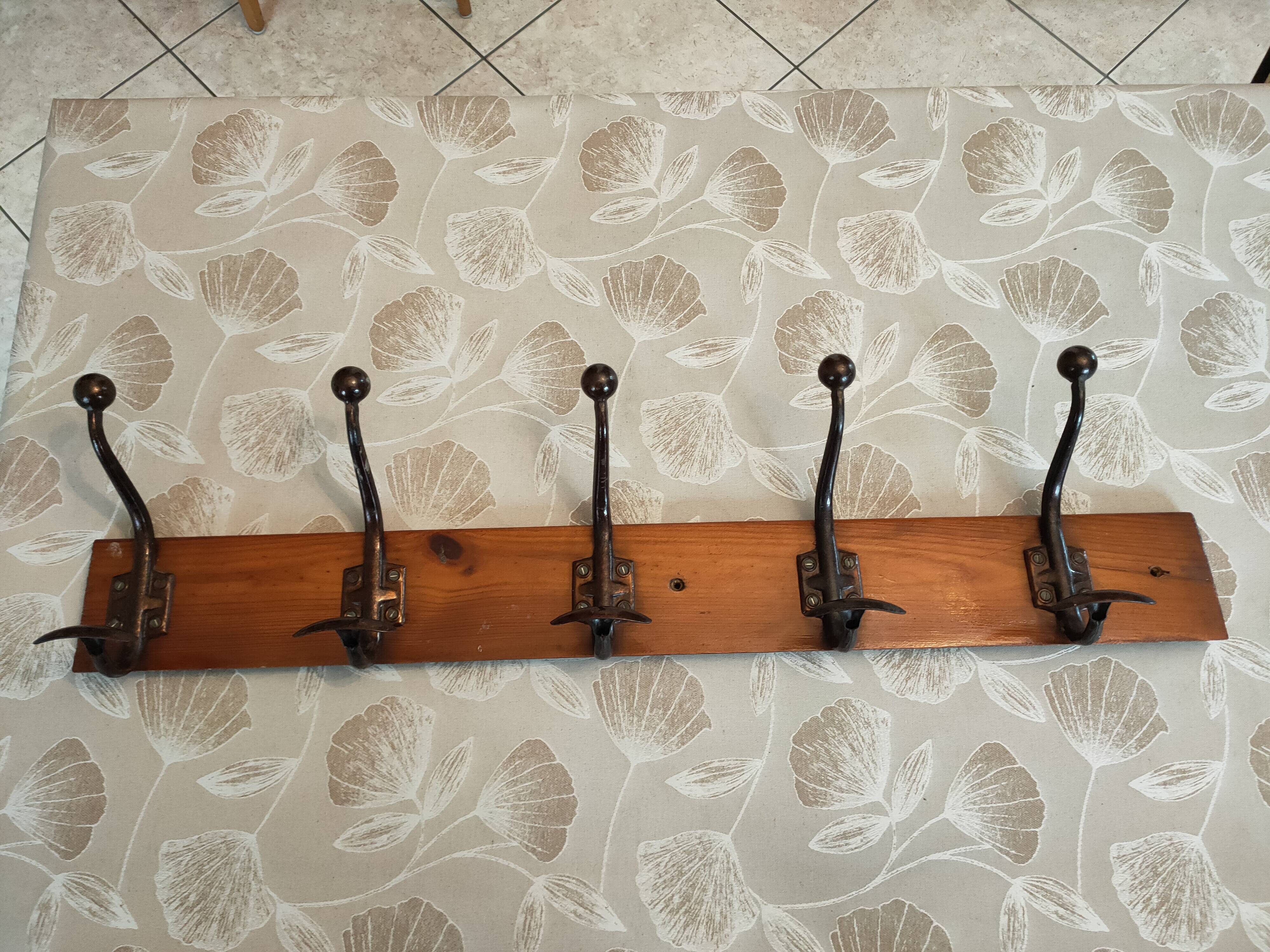 Old coat rack with 5 hooks
