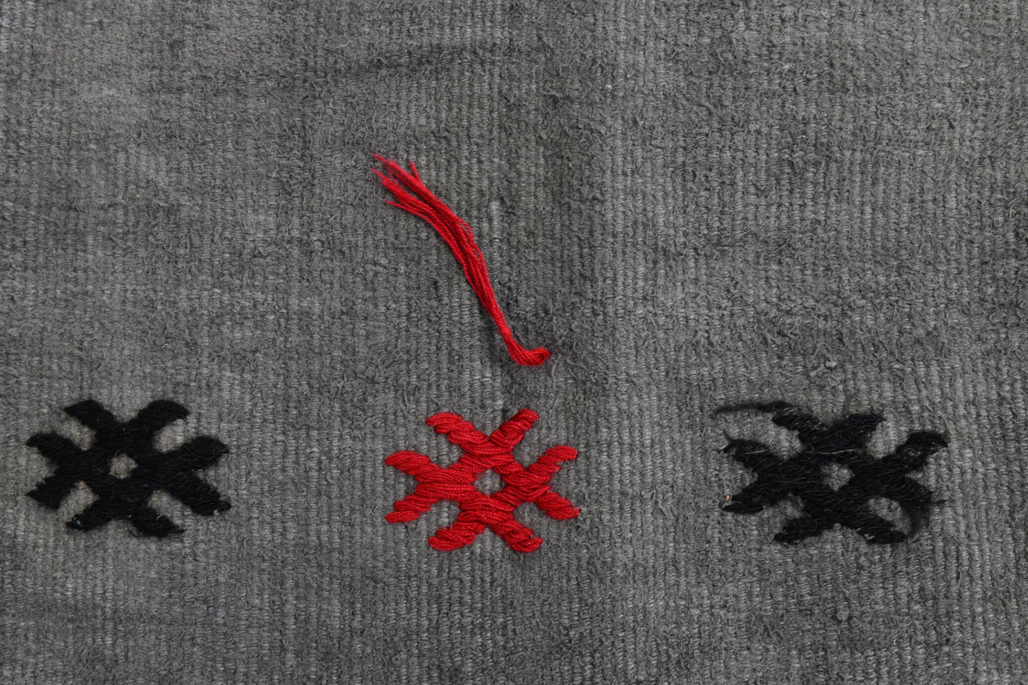 Tapis kilim turc gris et noir de style moderne du milieu du siècle, 190 x 306 cm