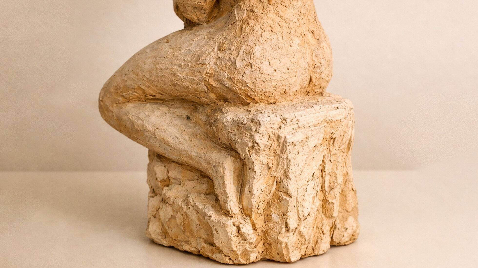 Sculpture en terre cuite – Femme nue assise 1980