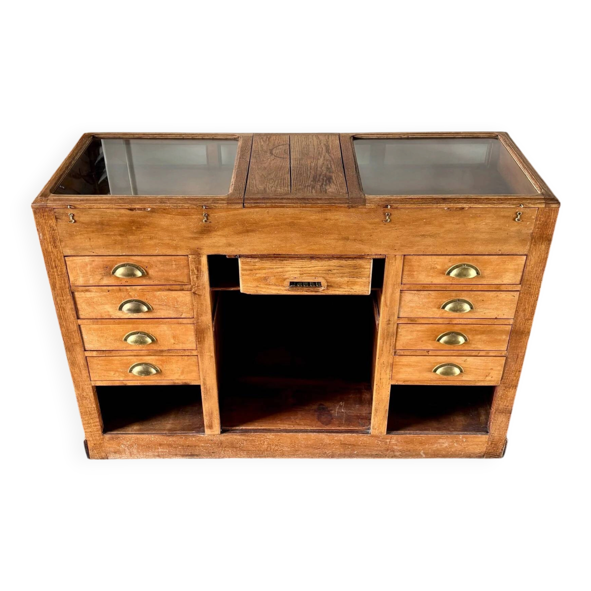 Counter, glass-fronted wooden workbench in dark wood, 8 drawers.