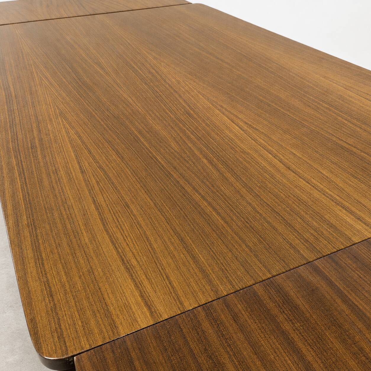 Vintage extendable dining table from the 1960s.