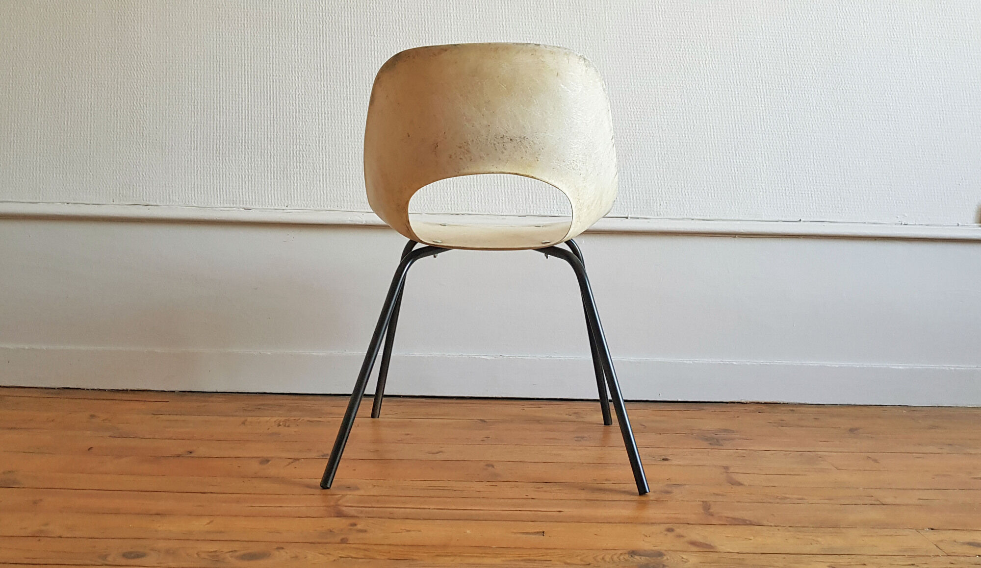 Chaises tulipe de Pierre Guariche par Steiner fibre de verre