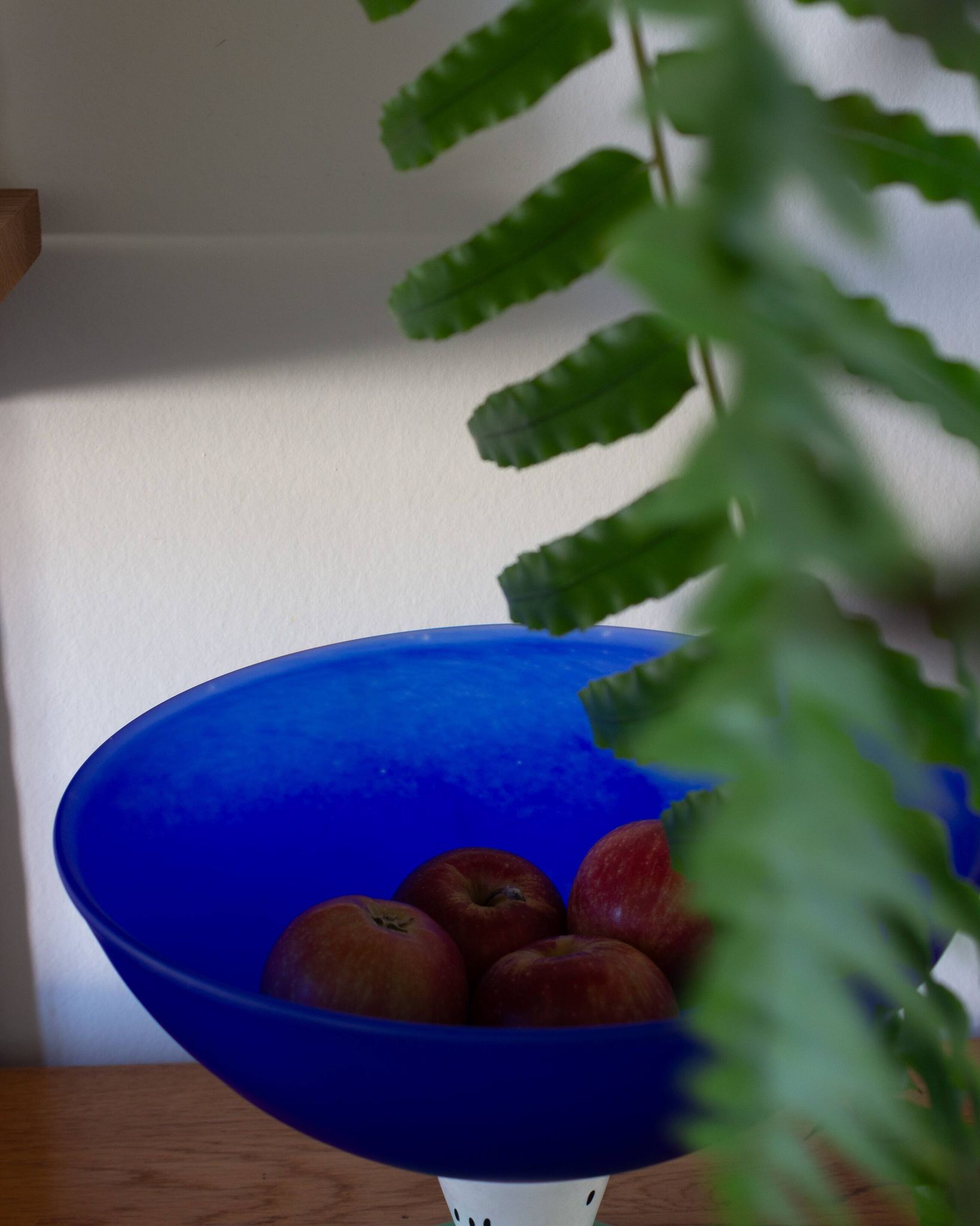 Fruit dish, fruit bowl, standing bowl, Gunnel Sahlin x Kosta Boda, Sweden