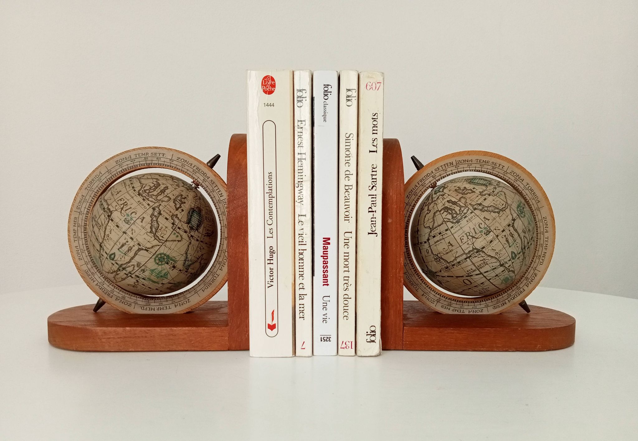 Pair of vintage World Map bookends 60s/70s