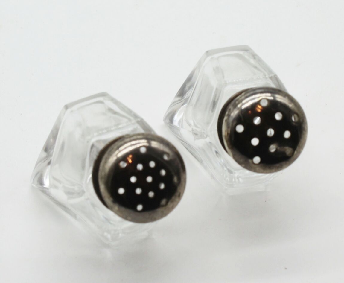 Pepper and salt glass
