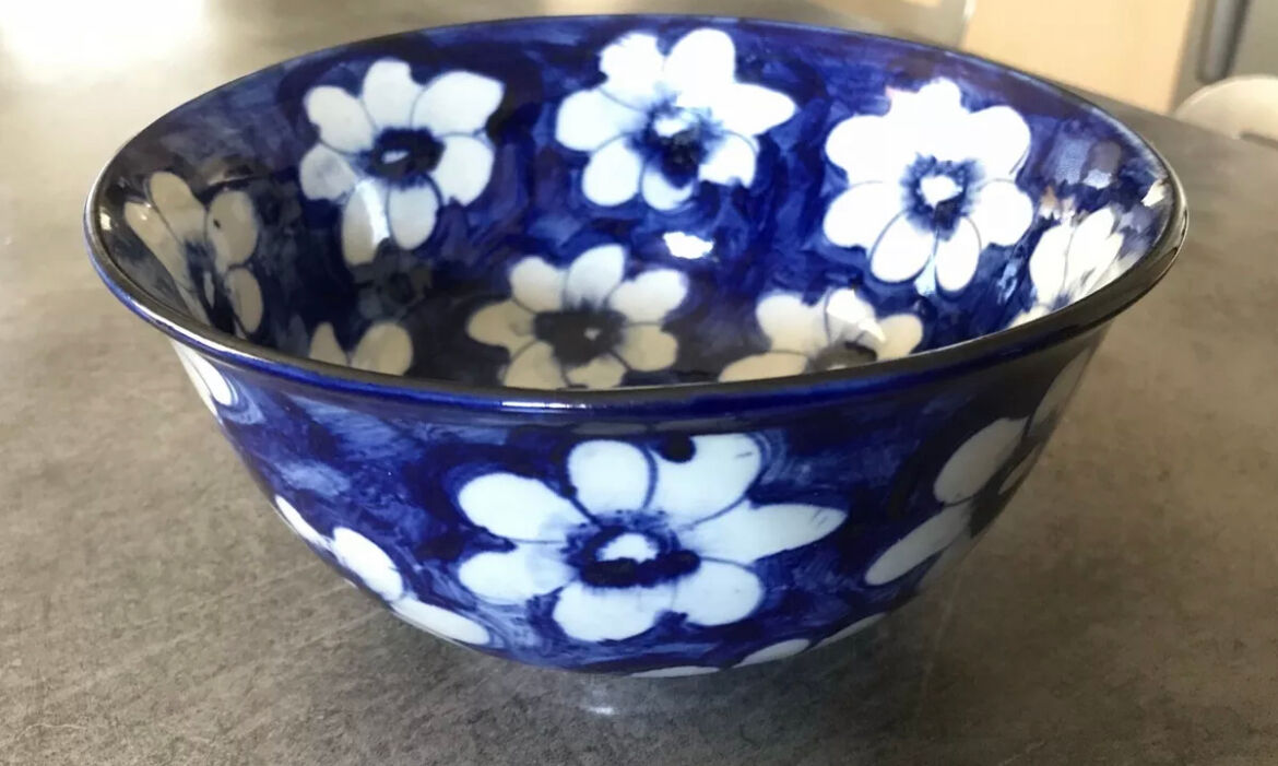 Vintage cup bowl in earthenware with blue floral paint décor - 18.5 cm