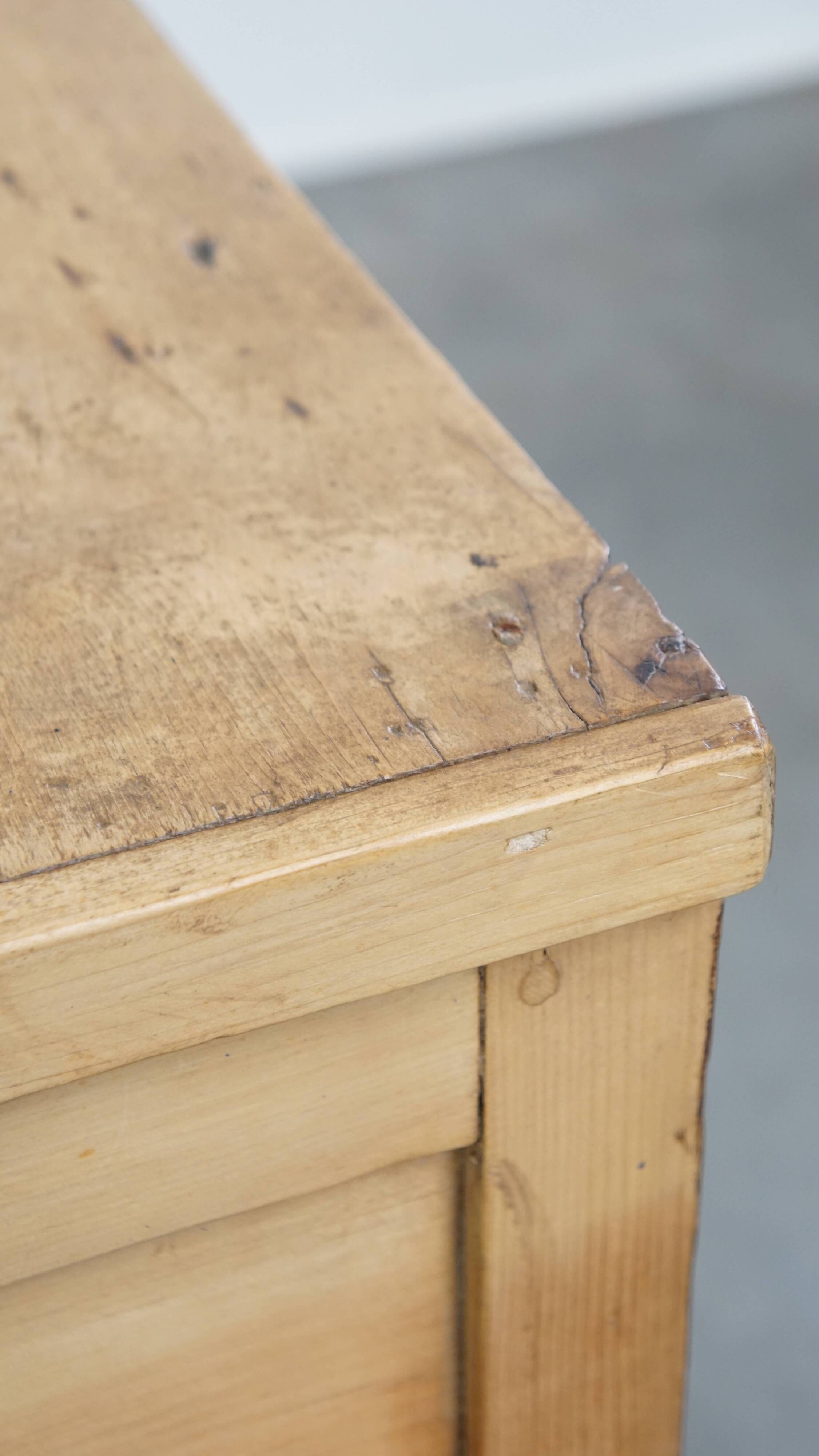 Antique English Sideboard/ Counter from the Early 19th Century in Pine Wood