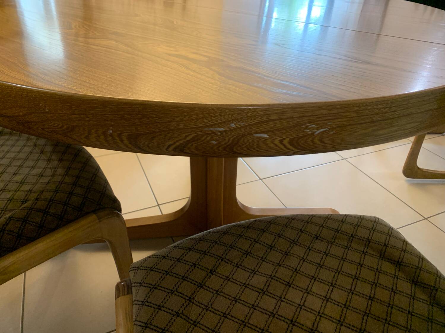 Baumann table and chairs