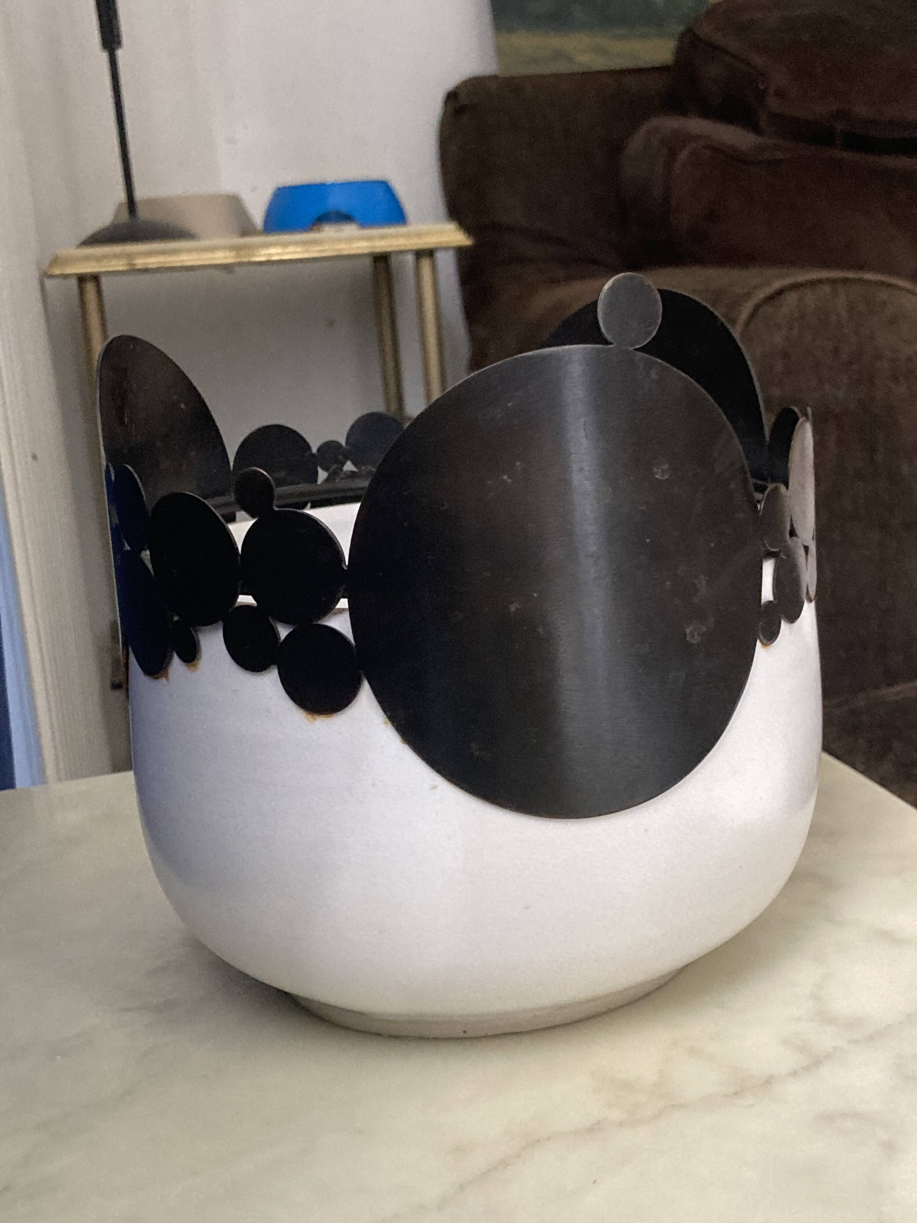 Glazed stoneware planter by Caroline Wagenaar