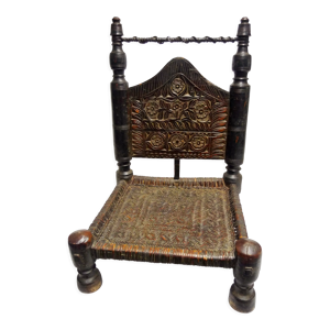 Chaise basse traditionnelle en