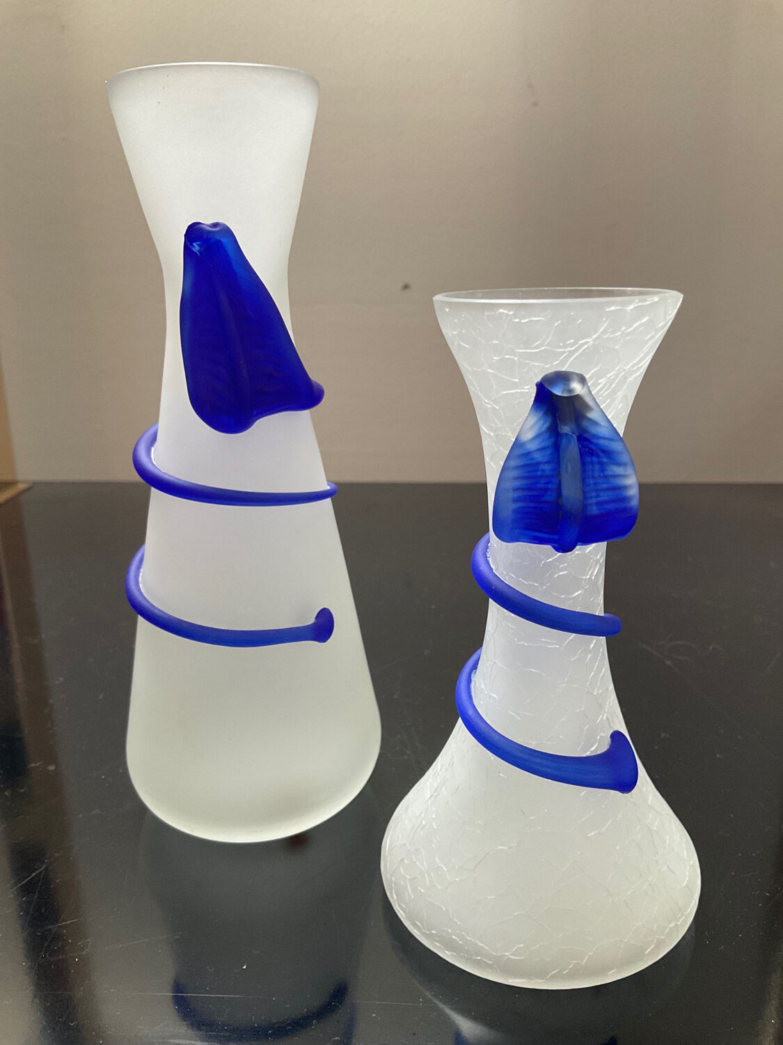 Duo of vintage soliflores vases in glass paste