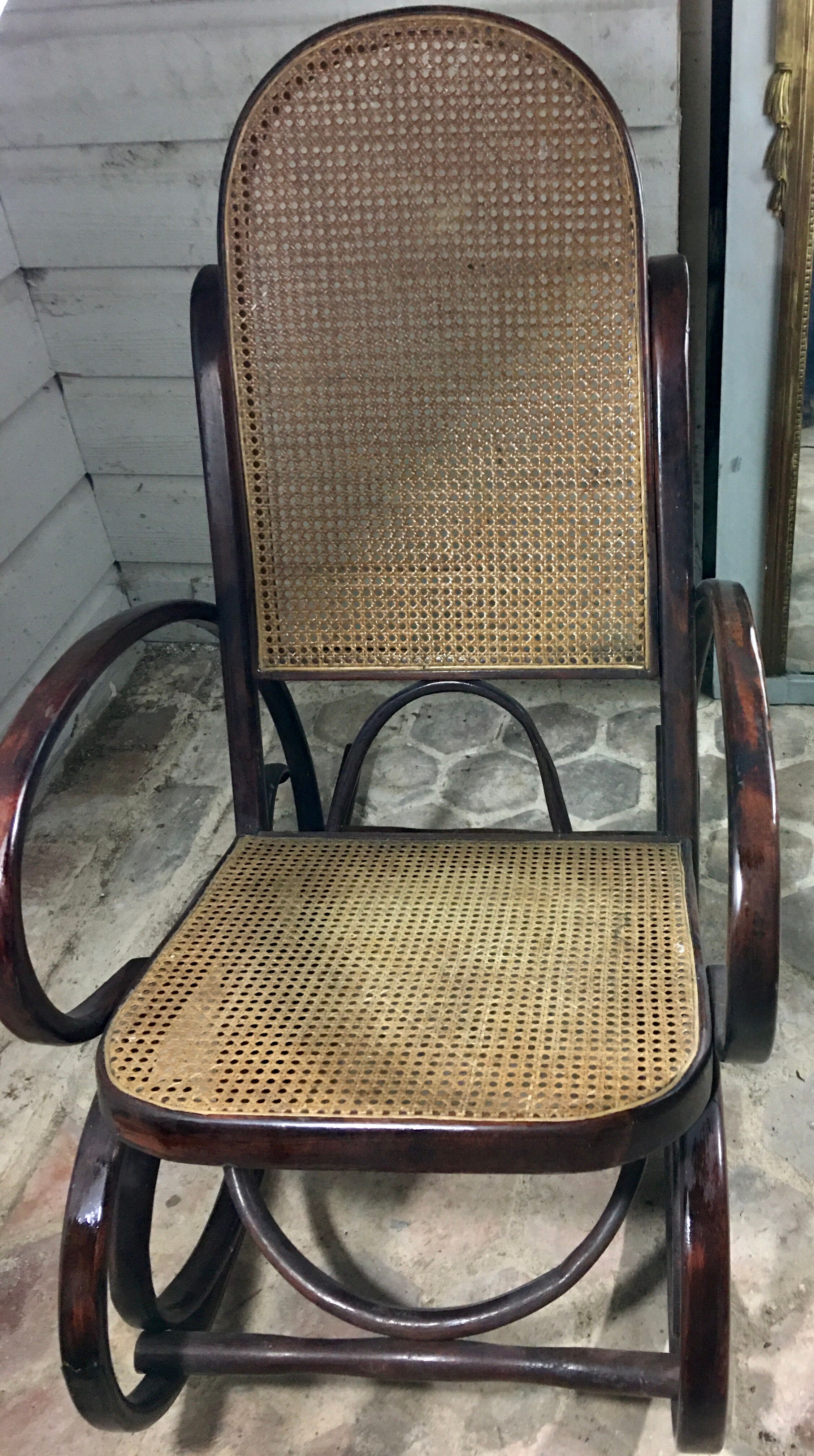 Rocking-chair canne bois courbé 1930