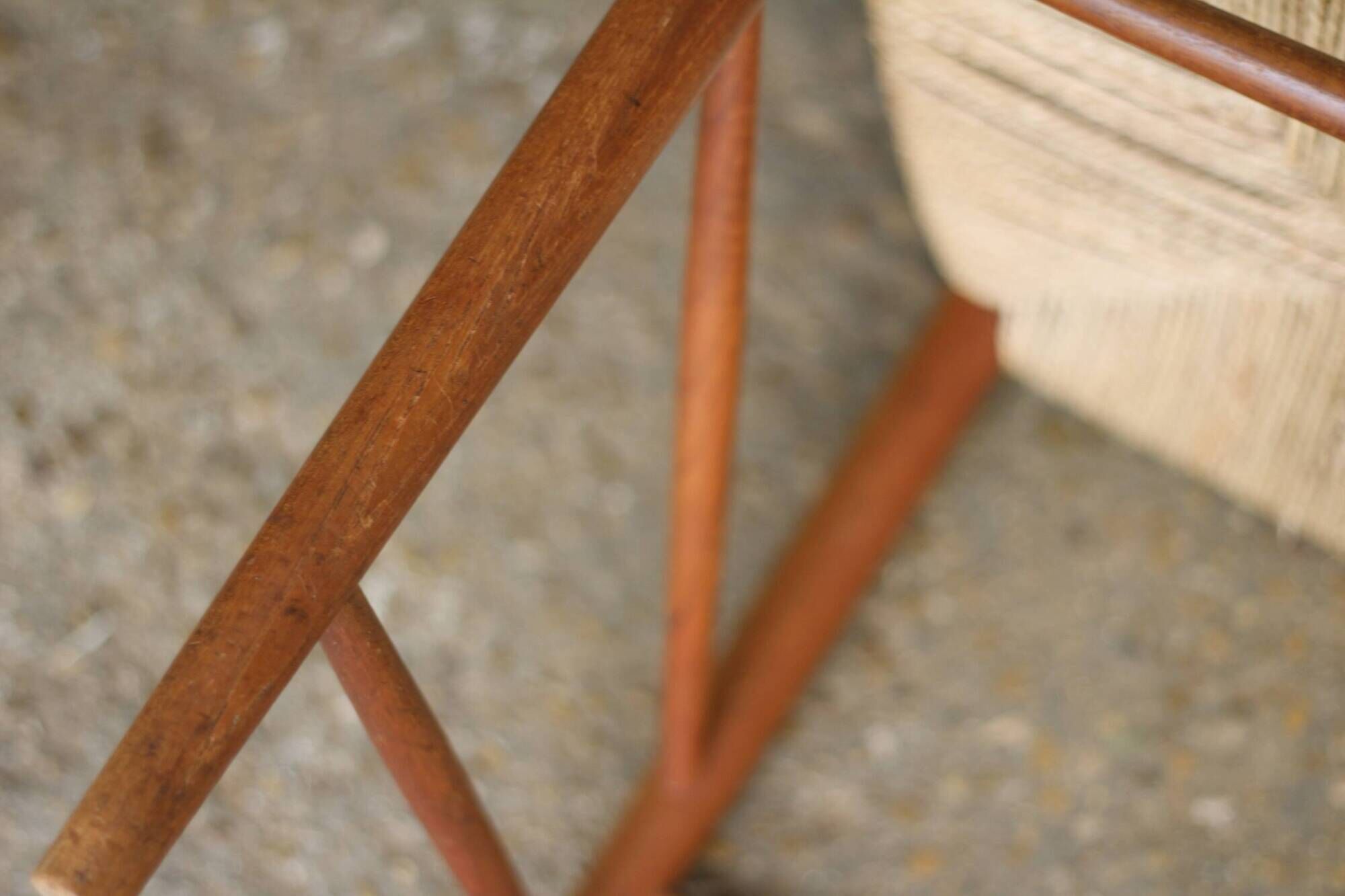 Succession LACOSTE : chaise scandinave par Peter Hvidt (1950s)