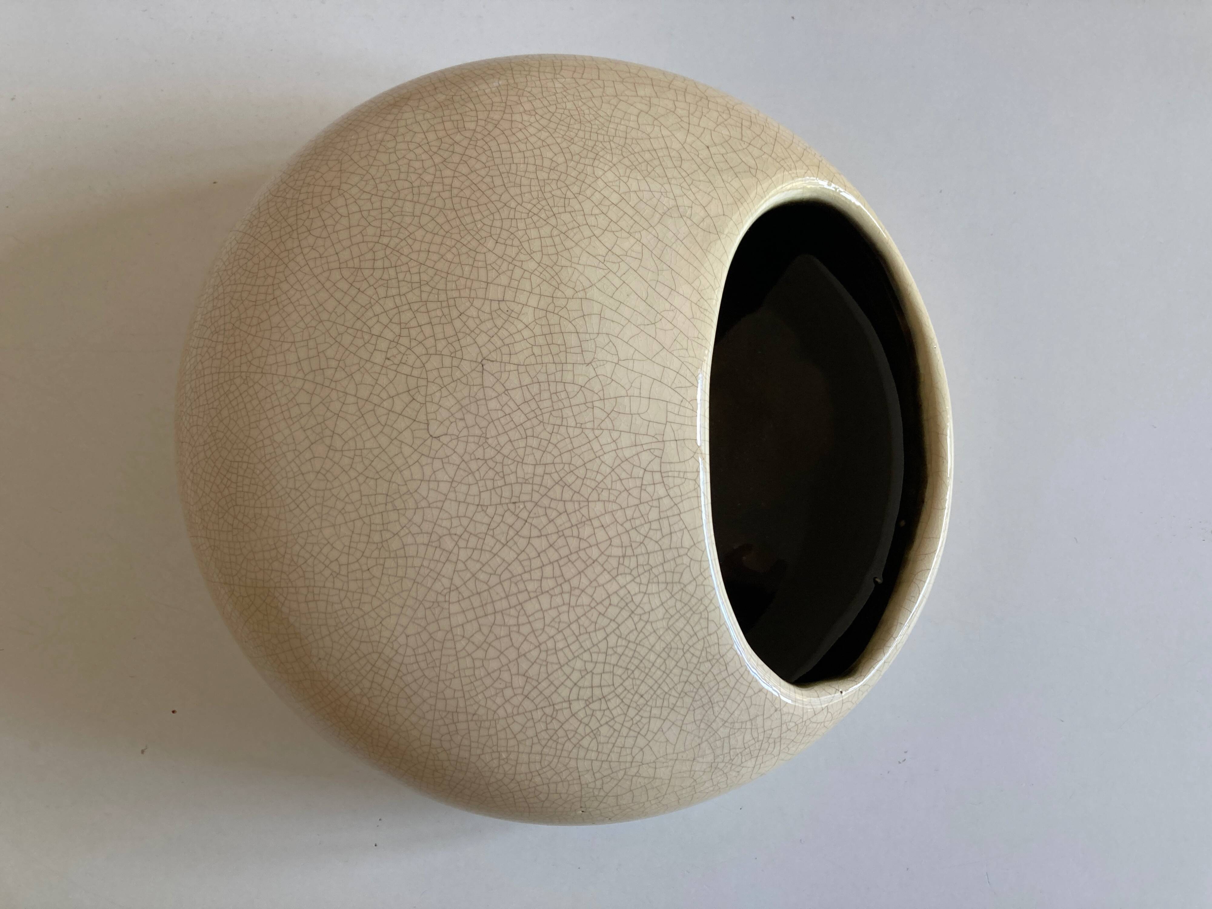 Space age 1970 ceramic pebble ashtray