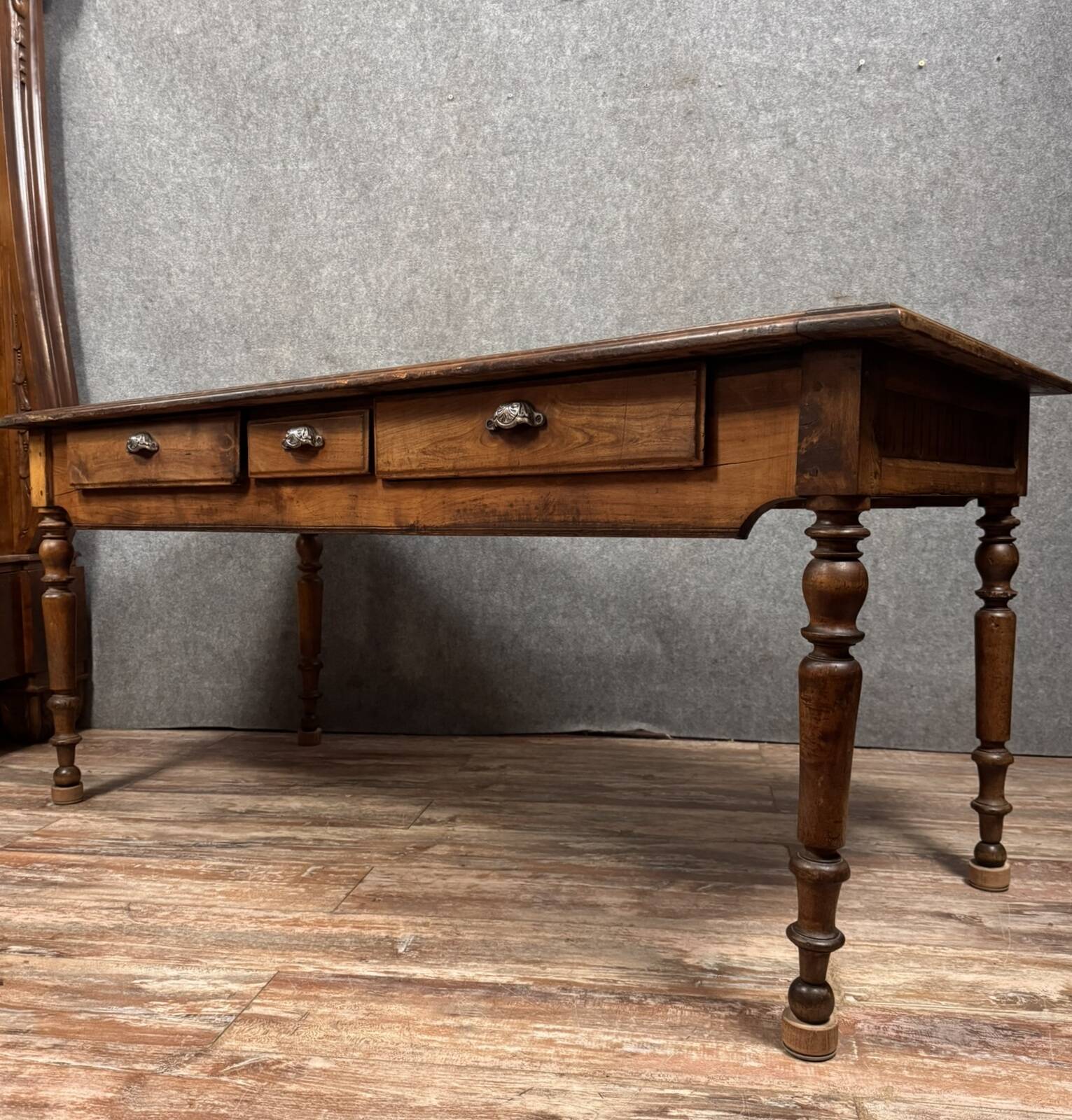 Large table or desk from the Louis Philippe period in solid wood around 1830.